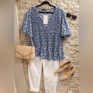 BloomChic Blue Floral Smocked Peplum Blouse size 28 brand new see video